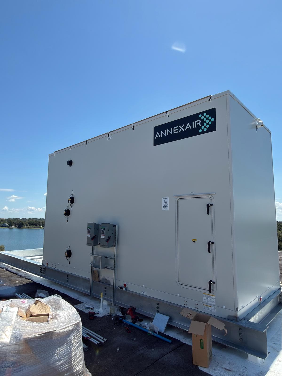 Rooftop air handler disconnects